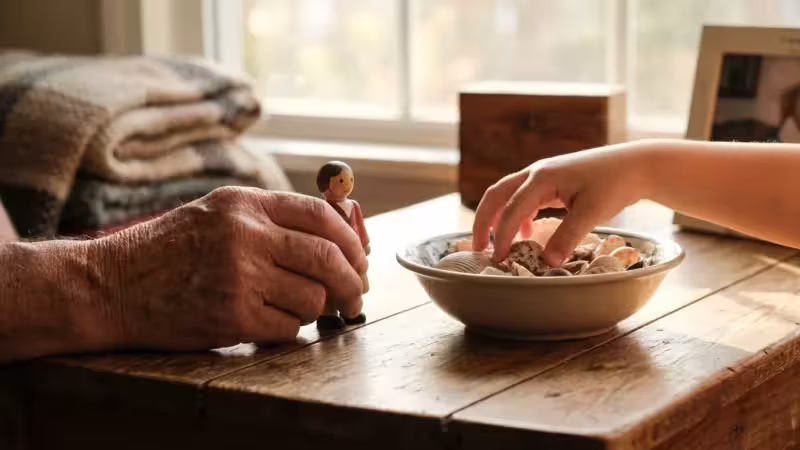 Retiring Near Family: Weighing the Pros and Cons - guide